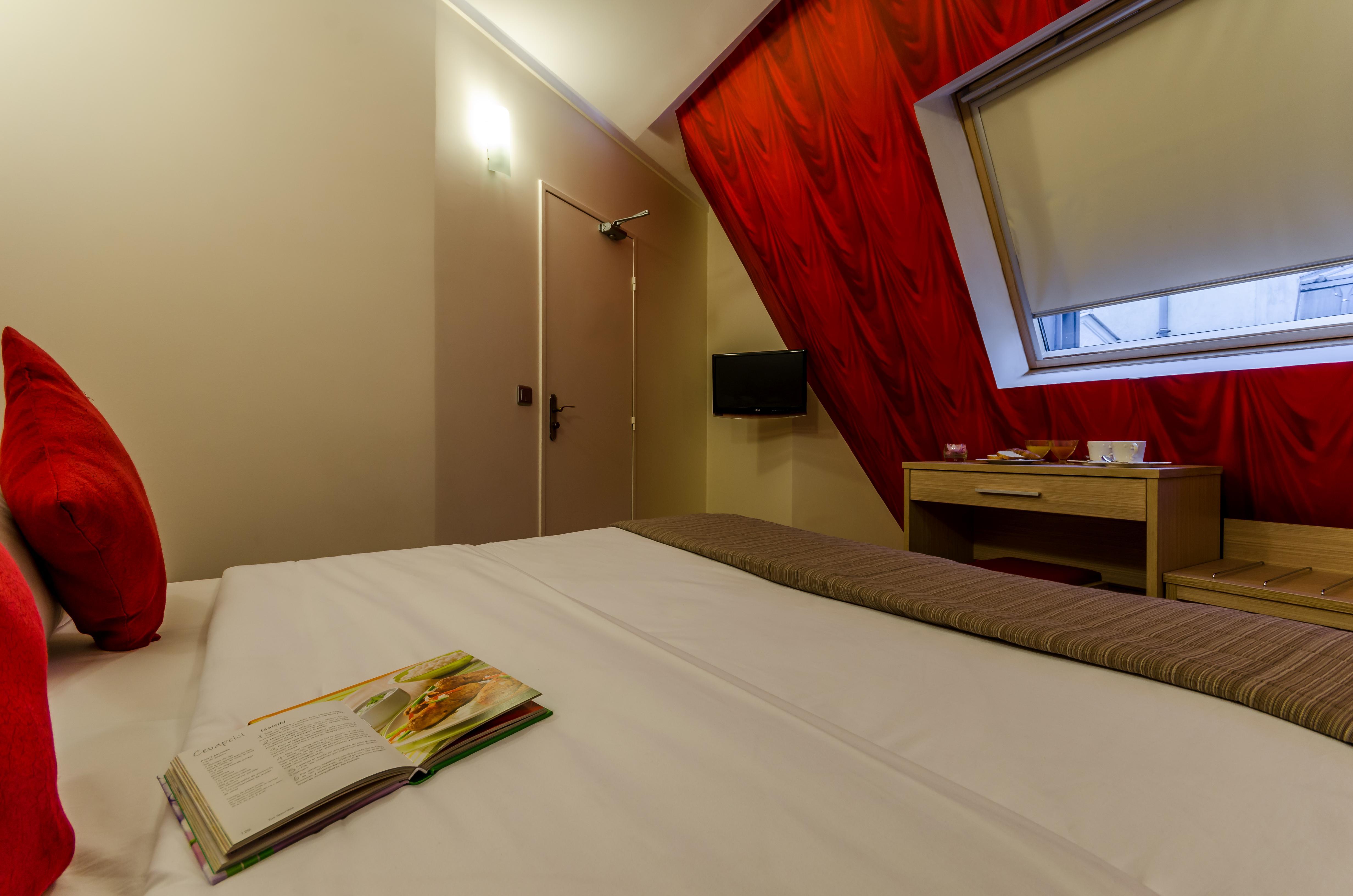 Hotel Riviera Renovated Париж Экстерьер фото