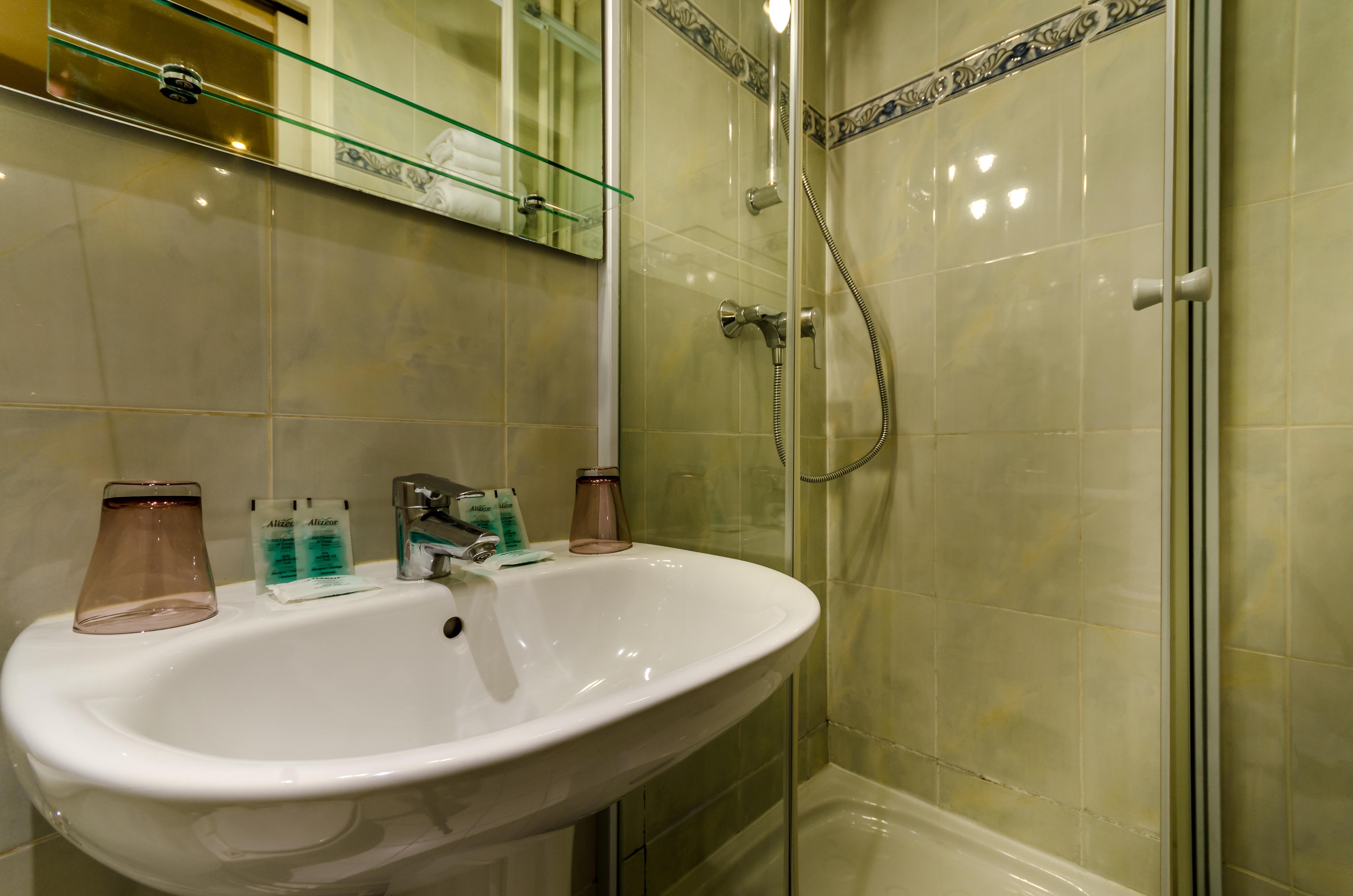 Hotel Riviera Renovated Париж Экстерьер фото