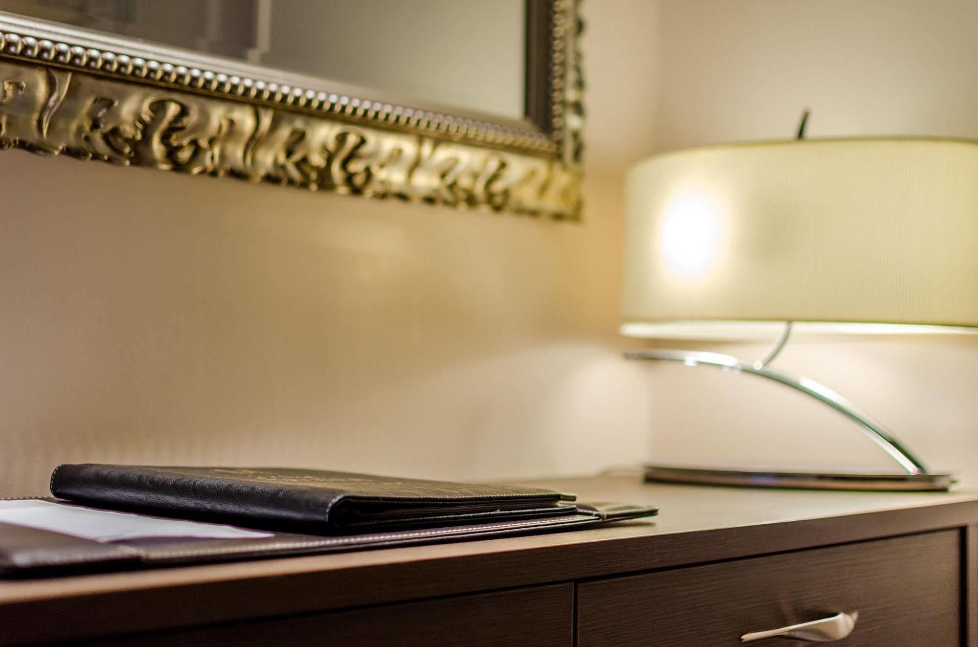 Hotel Riviera Renovated Париж Экстерьер фото