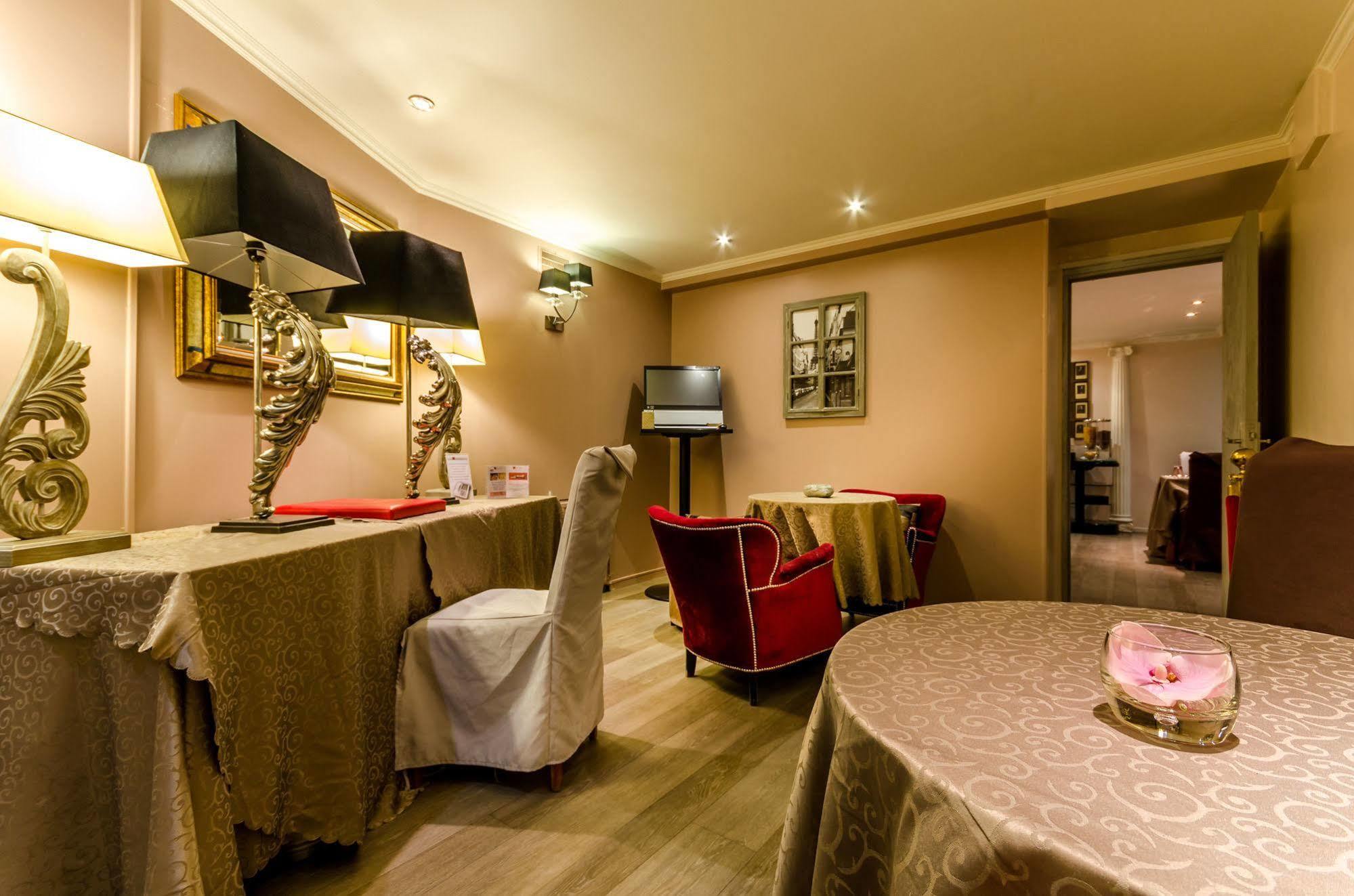Hotel Riviera Renovated Париж Экстерьер фото